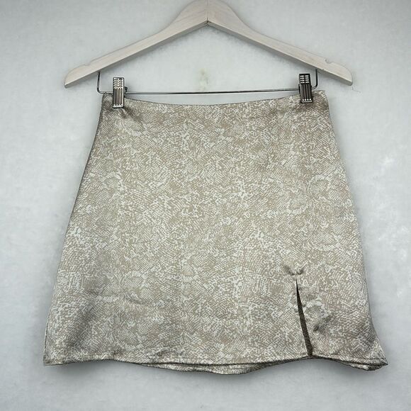Forever 21 Dresses & Skirts - Forever 21 Silk Mini Skirt Snake Print Sz M